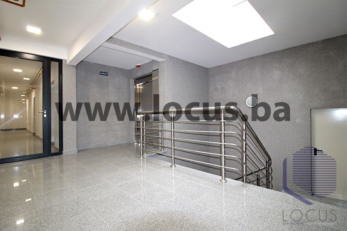 16.Stubište i lift.jpg